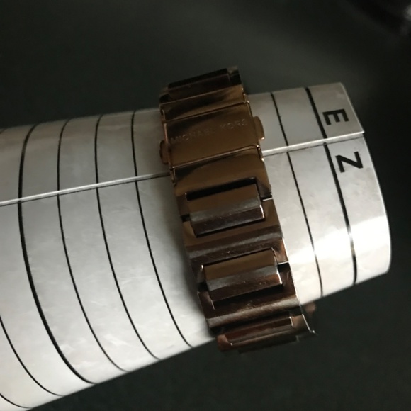 Michael Kors Rose Gold-tone Women’s Watch MK-5969 - Picture 15 of 15